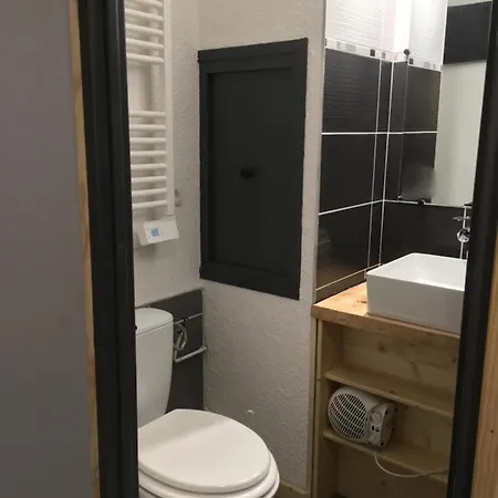 4 Personnes Fraichement Renove Au Pied Des Pistes A Apartament Valfrejus